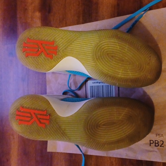 Kyrie 2 Easter - Picture 7 of 8